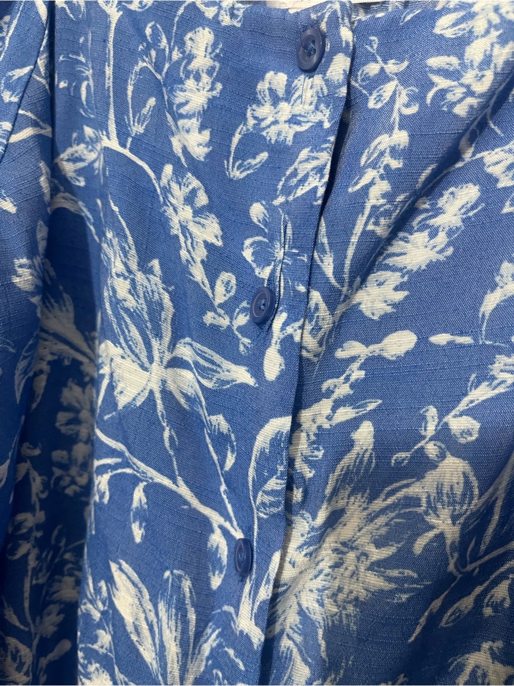 LC Lauren Conrad Blue and White Floral Off-Shoulder Blouse - Picture 3 of 7